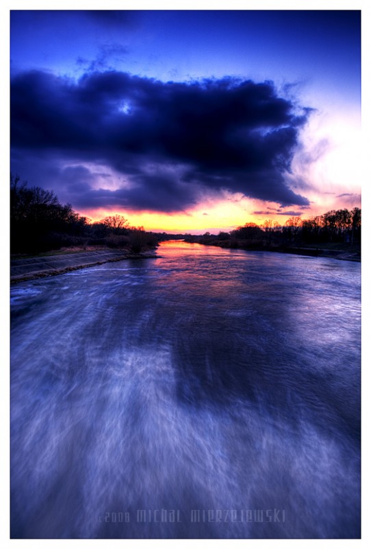 dark deeds by Michal Mierzejewski hdr photography sea
