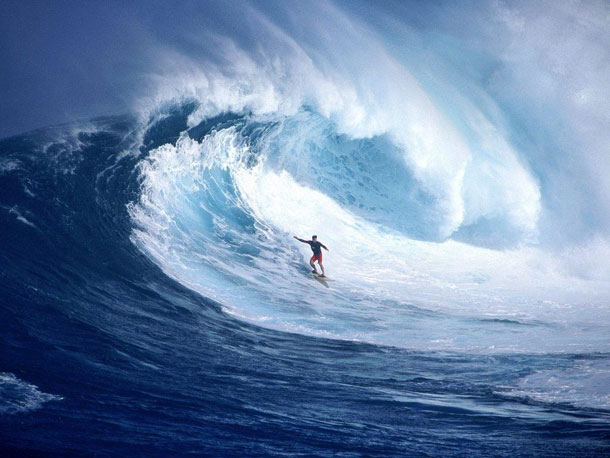 huge wave surfing 
