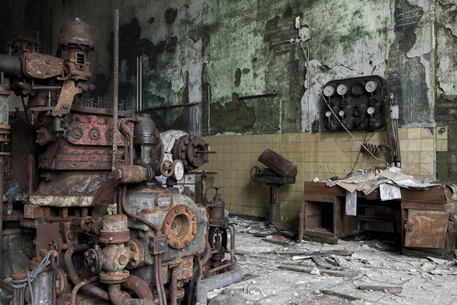fde03c50e05f96c42665ddfe7243bdd1 Time Machine Urban Decay Photography