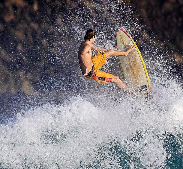 extreme sea surfing pic
