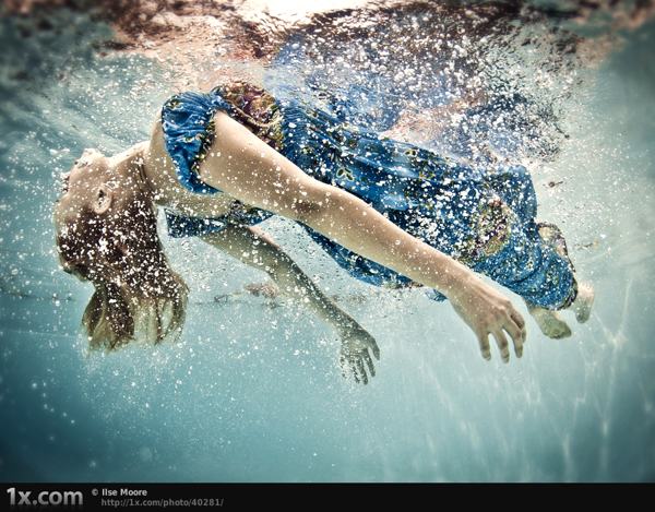 Free female photography under water