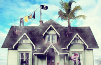 How to Create an Exquisite Pirate House Manipulation in Photoshop