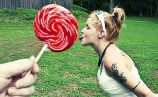 Easiest Trick Photography – Forced Perspective