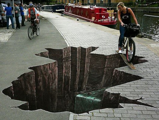 Cracked surface is one of the most popular topics in 3D street art