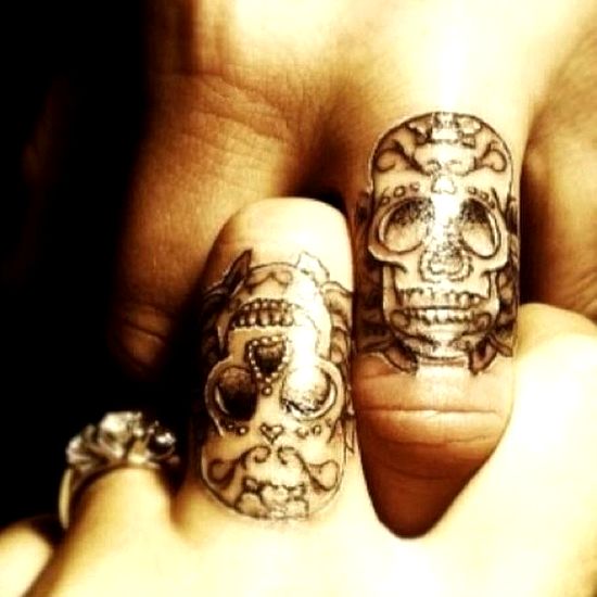 50 awesome finger tattoos that are insanely popular 50 awesome finger tattoos that are insanely popular