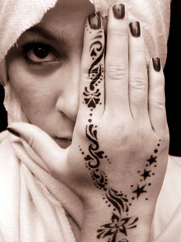50 Beautiful Henna Tattoos